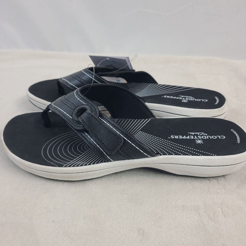 NEW Clarks Cloudsteppers Women's Black Cushioned Flip-Flops Sandals Size 8 - Picture 4 of 7